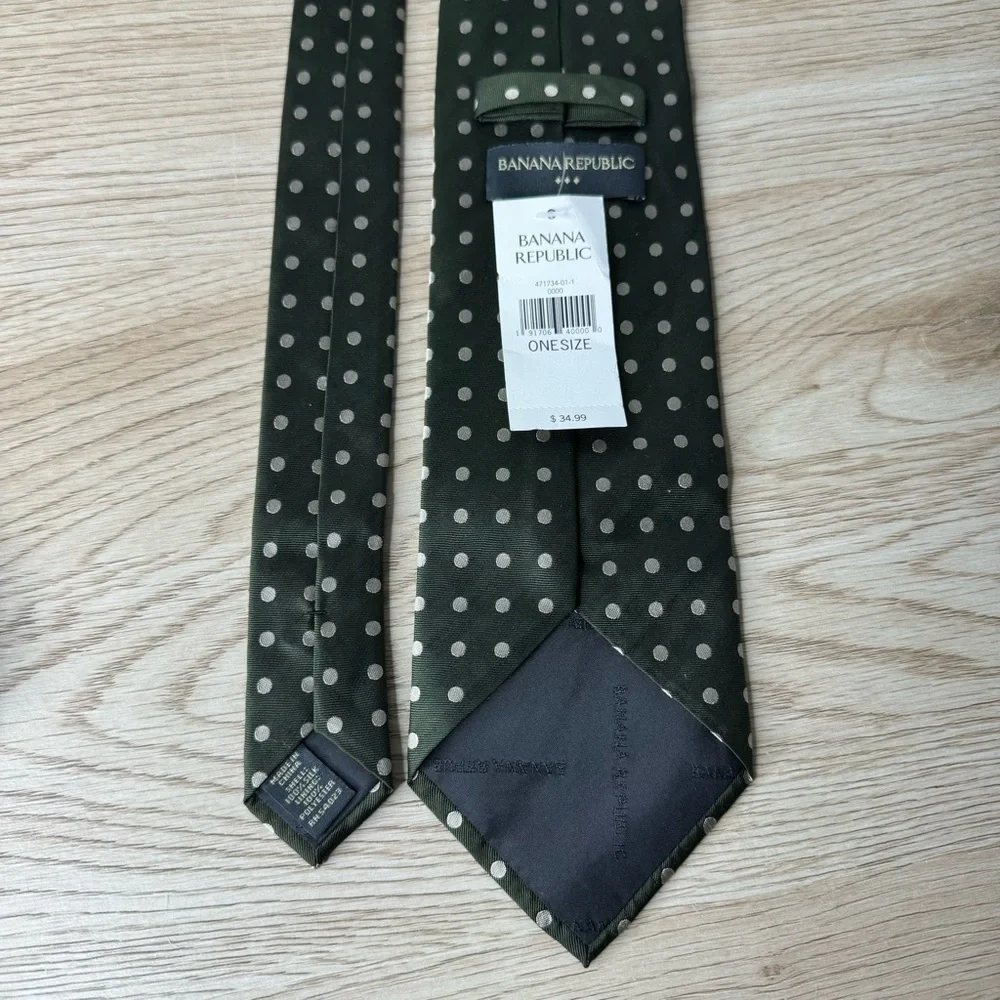 Banana Republic‎ Green Uniform Dot Pattern Silk Neck Tie NWT 3.5” Wide